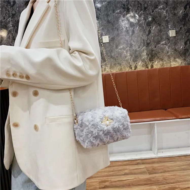 2020 New Fashion Winter Plush Shoulder Bag Chain Crossbody Bag Small Bag For Women Phone Bags Purses Bolsa Feminina Handbags
2020 New Fashion Winter Plush Shoulder Bag Chain Crossbody Bag Small Bag For Women Phone Bags Purses Bolsa Feminina Handbags