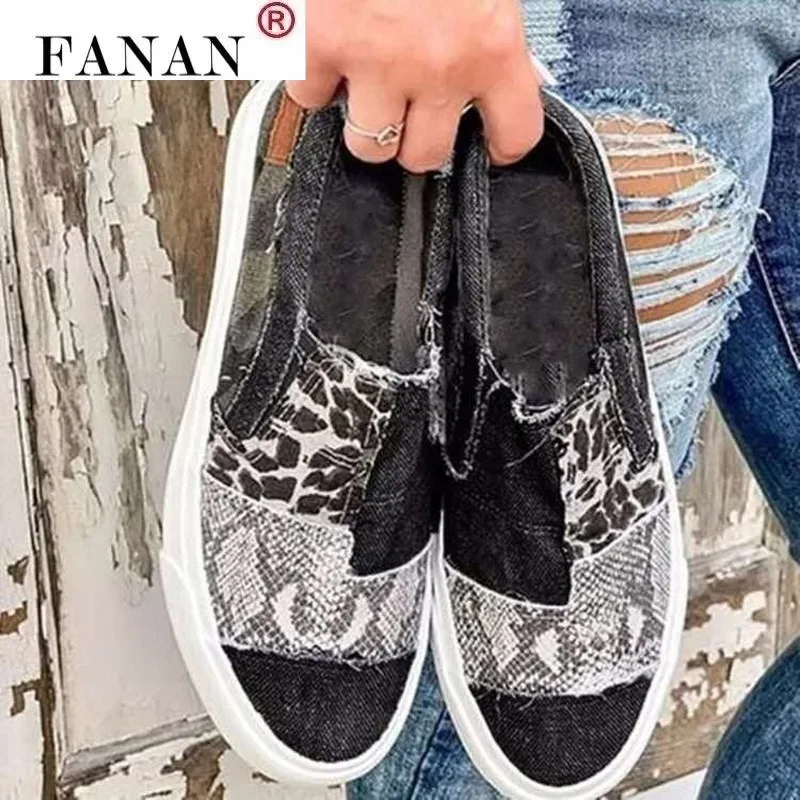 Autumn 2021 New Women Flat Shoes Fashion Vintage Sexy Snake Print Women Casual Shoes Comfortable Light Women Shoes Zapatos Mujer
Autumn 2021 New Women Flat Shoes Fashion Vintage Sexy Snake Print Women Casual Shoes Comfortable Light Women Shoes Zapatos Mujer