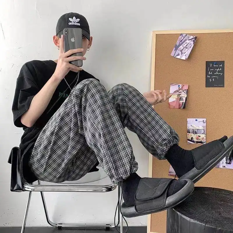 Summer Men's Retro Plaid Printing Casual Pants Fashion Loose Couple Trousers Nine Point Pants Elastic Waist Joggers Sweatpants
Summer Men's Retro Plaid Printing Casual Pants Fashion Loose Couple Trousers Nine Point Pants Elastic Waist Joggers Sweatpants