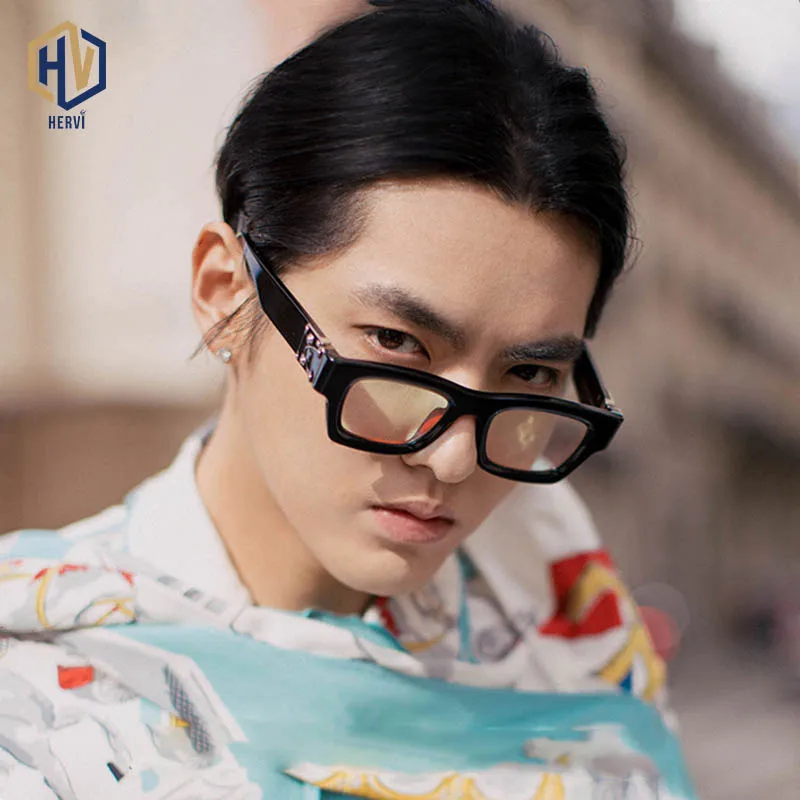 Солнцезащитные очки с градиентными линзами для мужчин и женщин, модные цельные, из пластика, с небольшими линзами
Солнцезащитные очки с градиентными линзами для мужчин и женщин, модные цельные, из пластика, с небольшими линзами