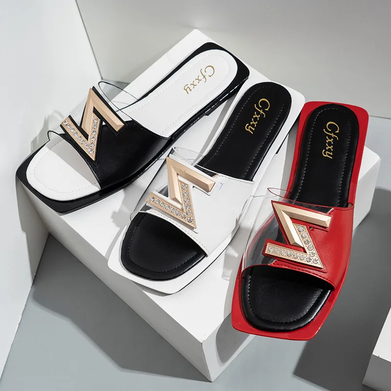 Flat Women Summer Slippers Shoes Designer Sandals Ladies Fashion Diamond Sandals Transparent Slippers Beach Shoes For Woman
Flat Women Summer Slippers Shoes Designer Sandals Ladies Fashion Diamond Sandals Transparent Slippers Beach Shoes For Woman