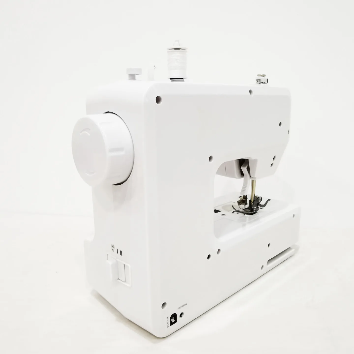 Household Sewing Machine Portable Electric Power Tool Set with Lamp Embroidery Motor Controller | Дом и сад
