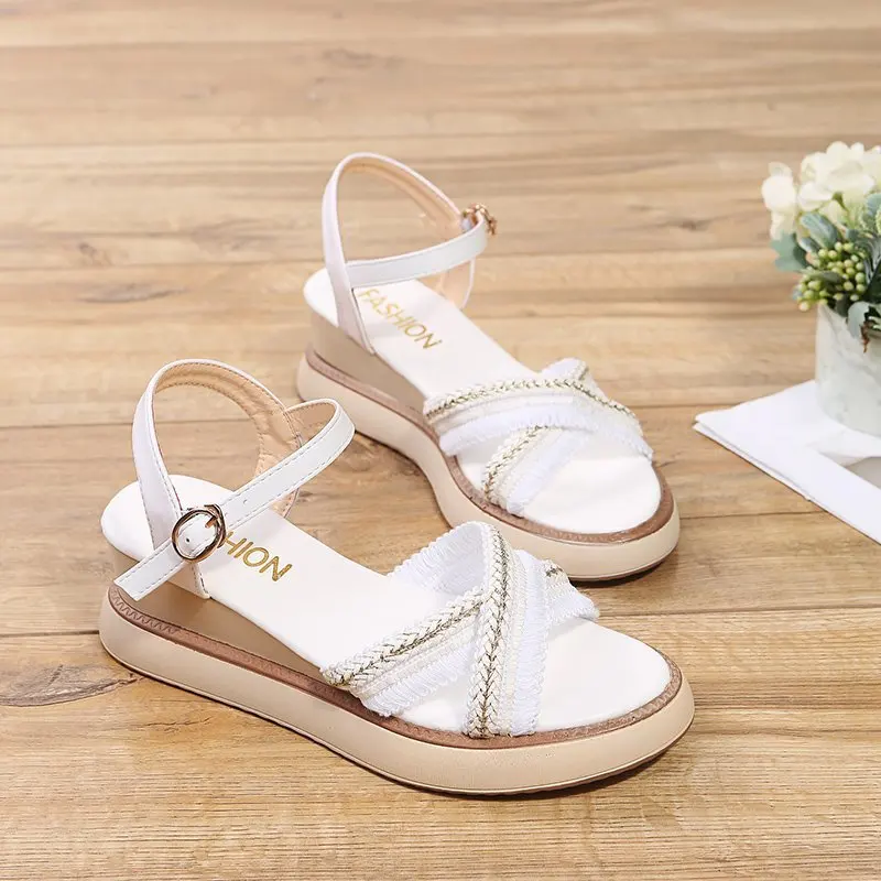 Lattice Knitted Fabric Patchwork Hollowed Hook & Loop Thick Bottom Sandals Designer Geared Non-Slip Open Toed Light Beach Shoes
Lattice Knitted Fabric Patchwork Hollowed Hook & Loop Thick Bottom Sandals Designer Geared Non-Slip Open Toed Light Beach Shoes