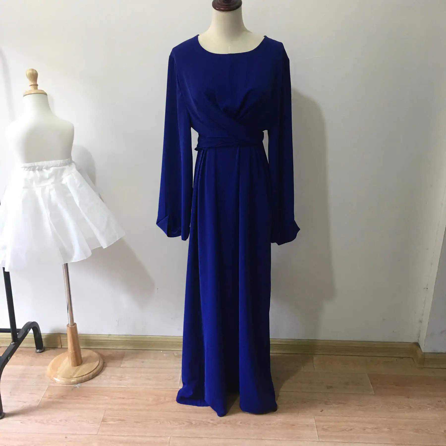 Fahion Muslimah Fake Two Pieces Robe Musulmane Turkish Dubai Fashion Muslim Kaftan Robe Full Length Worship Service Abaya woman
Fahion Muslimah Fake Two Pieces Robe Musulmane Turkish Dubai Fashion Muslim Kaftan Robe Full Length Worship Service Abaya woman