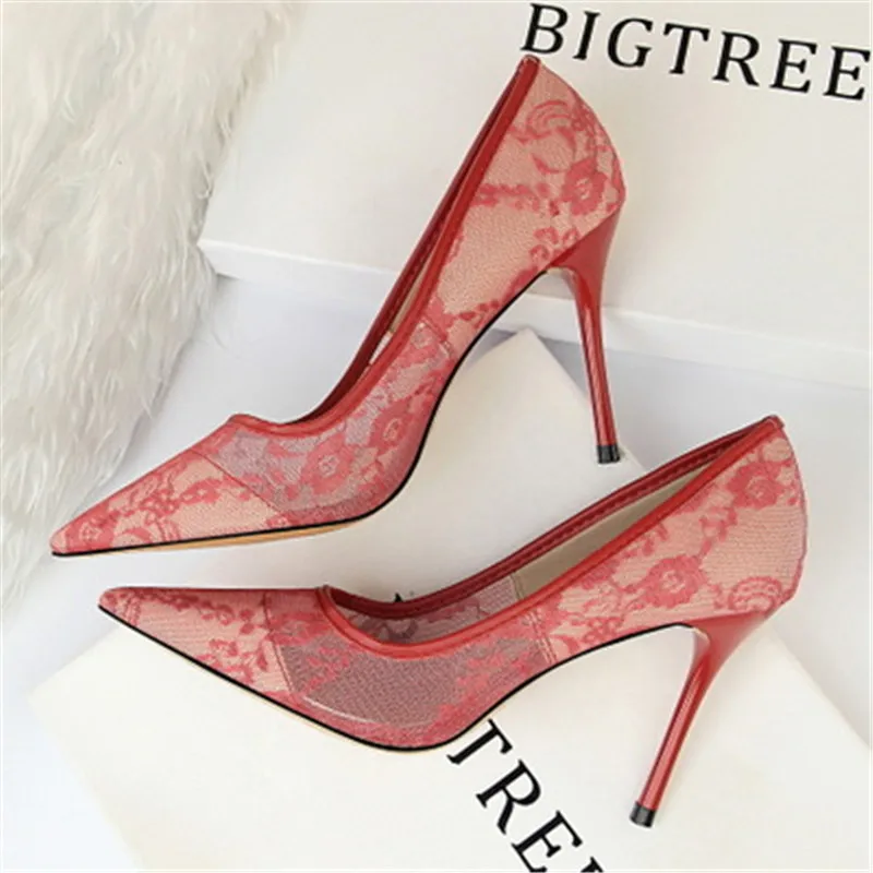 New 2021 Black White Mesh Lace High Heels Calzado Mujer Thin Heels For Women Lady Pointed Toe Pumps Sexy Woman Party Shoes Red
New 2021 Black White Mesh Lace High Heels Calzado Mujer Thin Heels For Women Lady Pointed Toe Pumps Sexy Woman Party Shoes Red