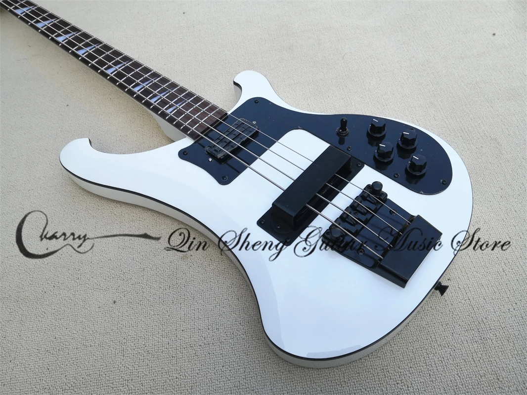 4 String Bass Guitar 4003 White Bass Black Bound Rose Fingerboard Fixed Bridge Black Tuners
4 String Bass Guitar 4003 White Bass Black Bound Rose Fingerboard Fixed Bridge Black Tuners