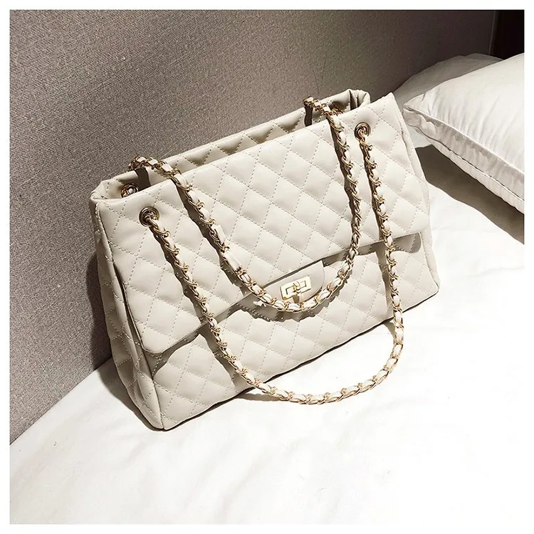 large-capacity women's bags 2021 spring handbags Korean version of fashion rhombic bag trend all-match shoulder messenger bag
large-capacity women's bags 2021 spring handbags Korean version of fashion rhombic bag trend all-match shoulder messenger bag