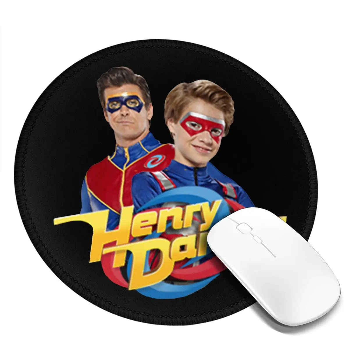 Коврик для мыши с надписью «Генри опасность и капитан»
Коврик для мыши с надписью «Генри опасность и капитан»