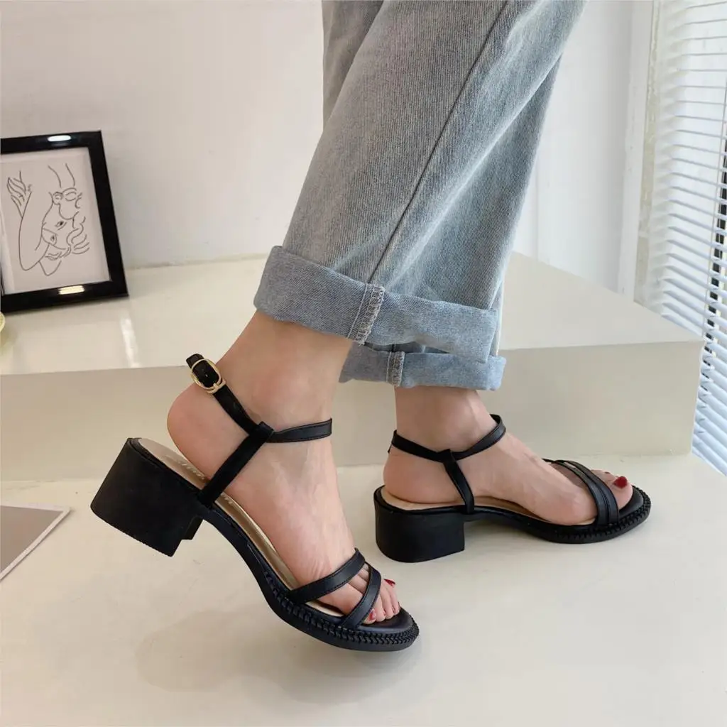 2021 Women Sandals Ankle Buckle Ladies Mid Heel Slippers Open Toe Thick Heel Fashion Female Slides Square Heel Summer Shoes
2021 Women Sandals Ankle Buckle Ladies Mid Heel Slippers Open Toe Thick Heel Fashion Female Slides Square Heel Summer Shoes