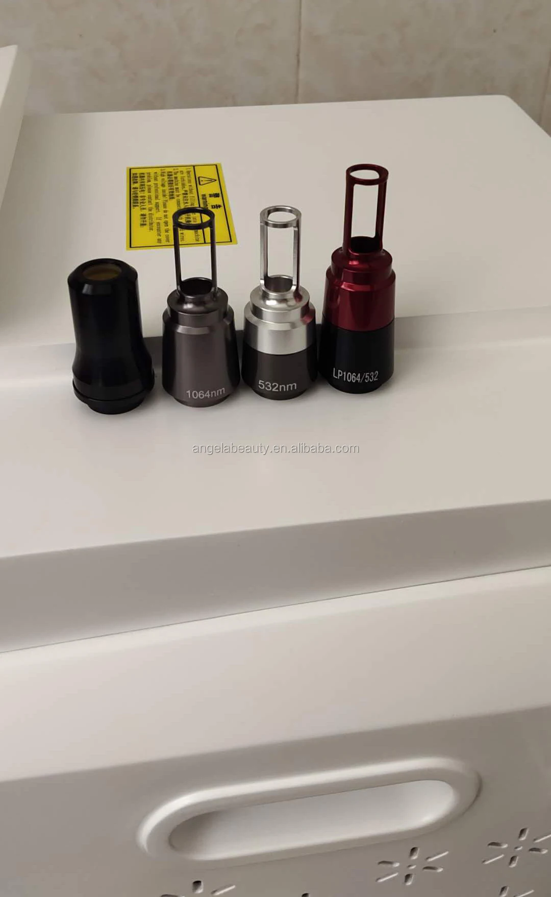 A0104 Portable noninvasive laser tattoo removal LP1064/532nm Q Switch yag laser eyebrow remove beauty machine
A0104 Portable noninvasive laser tattoo removal LP1064/532nm Q Switch yag laser eyebrow remove beauty machine