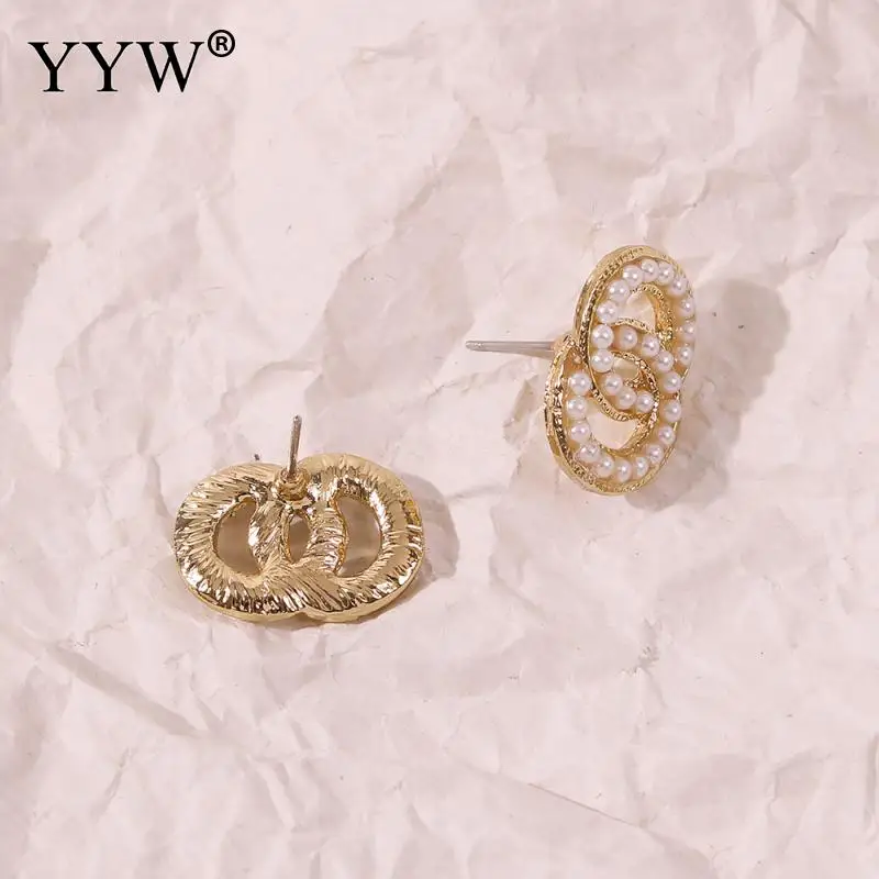 Double-Wrapped Round Ring Pearl Earrings Fashion Personality Small Circle Square Hot Sale Pearl Earrings For Female Daily Wear
Double-Wrapped Round Ring Pearl Earrings Fashion Personality Small Circle Square Hot Sale Pearl Earrings For Female Daily Wear