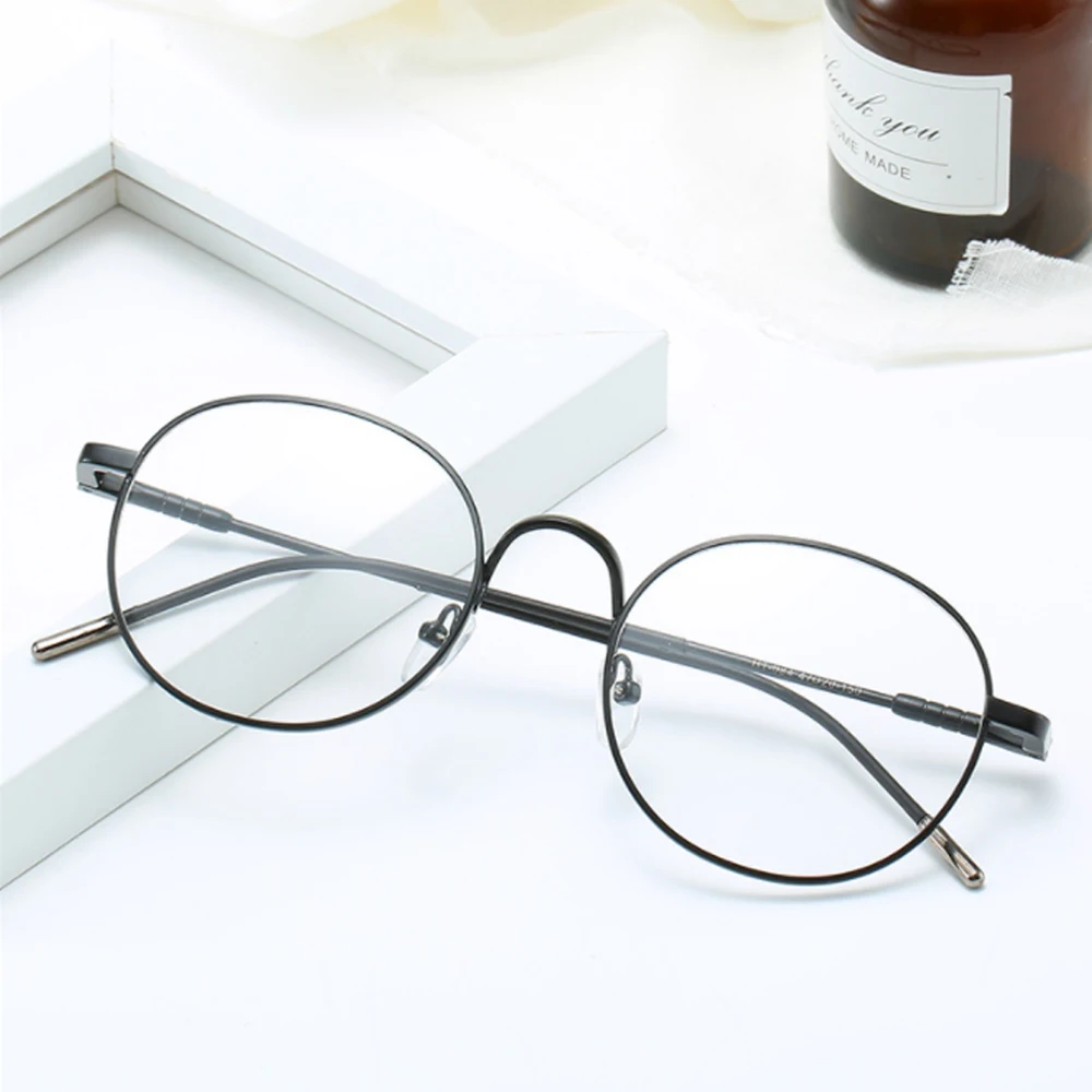Fashion Vintage Round Portable Ultra Light Frame Eye Protection Metal Glasses Eyeglasses
Fashion Vintage Round Portable Ultra Light Frame Eye Protection Metal Glasses Eyeglasses