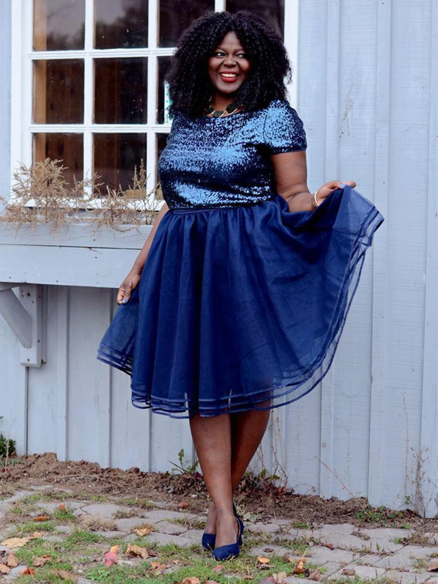 Plus Size Short Mother of the Bride Dresses Dark Navy Blue Shiny Sequins Top A Line Knee Length Evening Prom Wedding Party Gowns
Plus Size Short Mother of the Bride Dresses Dark Navy Blue Shiny Sequins Top A Line Knee Length Evening Prom Wedding Party Gowns