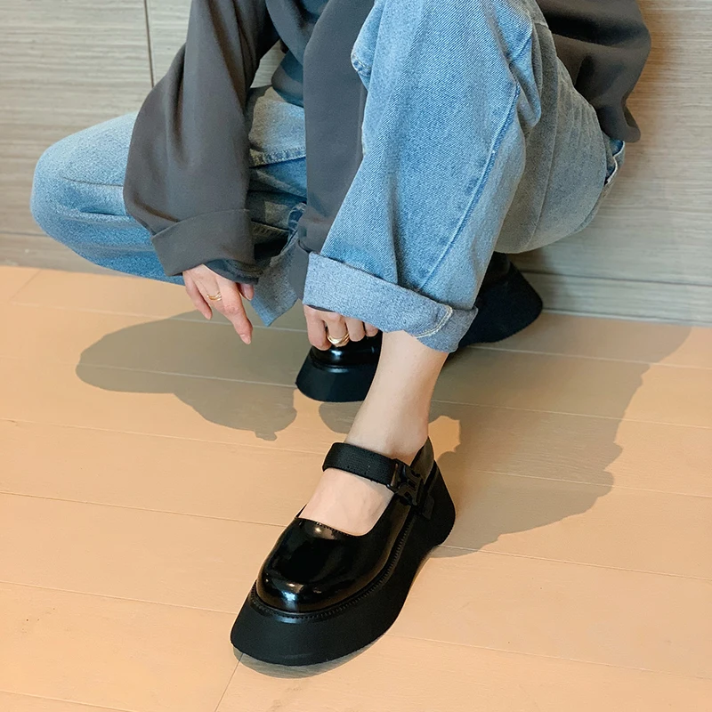 Prova Perfetto 2021 spring patent leather shoes women round toe sweet ladies platform single shoes shallow woman brogue shoes 
Prova Perfetto 2021 spring patent leather shoes women round toe sweet ladies platform single shoes shallow woman brogue shoes