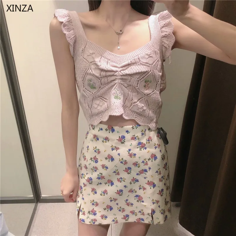 Women Floral Cropped Knit Top Za 2021 Sleeveless Wide Straps Pink Summer Tanks Chic Ruched V Neck Vintage Knitted Top Camis
Women Floral Cropped Knit Top Za 2021 Sleeveless Wide Straps Pink Summer Tanks Chic Ruched V Neck Vintage Knitted Top Camis