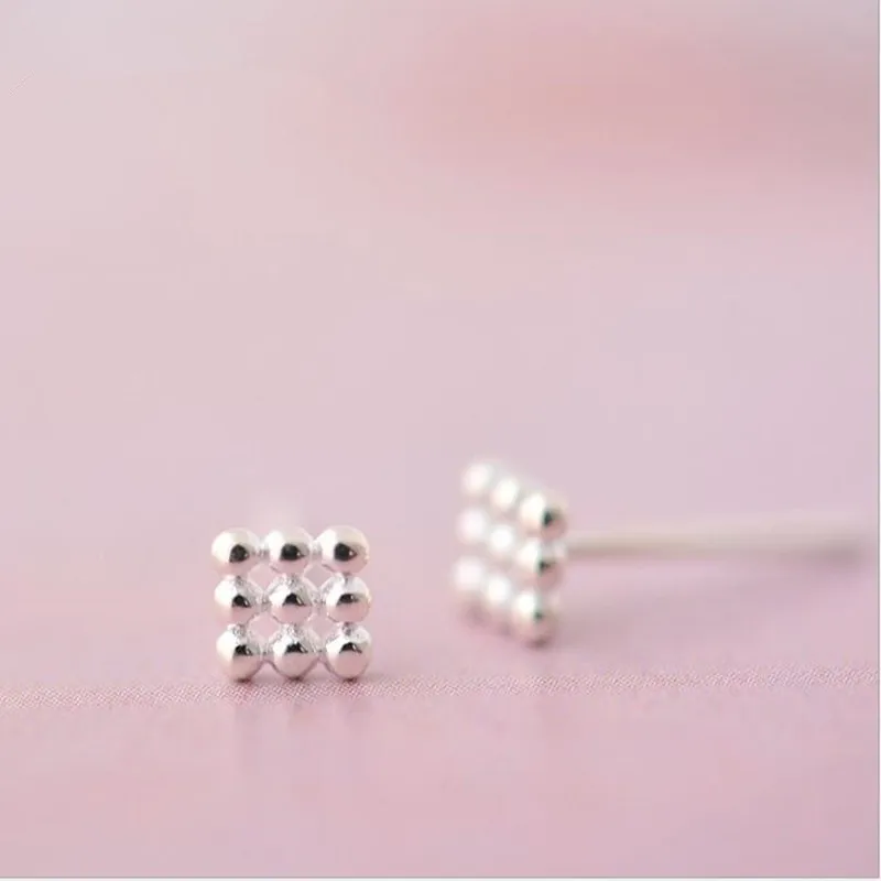 Korean Style Fashion Silver Color Round Beads Arranged Square Geometric Stud Earrings for Women INS Trendy Jewelry SE188
Korean Style Fashion Silver Color Round Beads Arranged Square Geometric Stud Earrings for Women INS Trendy Jewelry SE188
