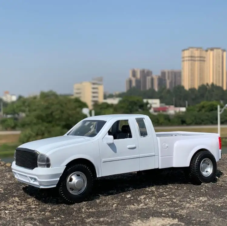 1:32 high simulation American-style pickup alloy car,collectible gifts,classic children's toys,free shipping
1:32 high simulation American-style pickup alloy car,collectible gifts,classic children's toys,free shipping