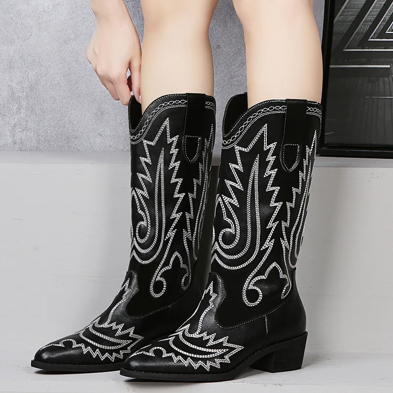 Plus Size Women's Cowboy Boots Pointed Toe Thick Heel Mid-heel Embroidered Mid-tube Boots Women Western Retro Knight Boots
Plus Size Women's Cowboy Boots Pointed Toe Thick Heel Mid-heel Embroidered Mid-tube Boots Women Western Retro Knight Boots