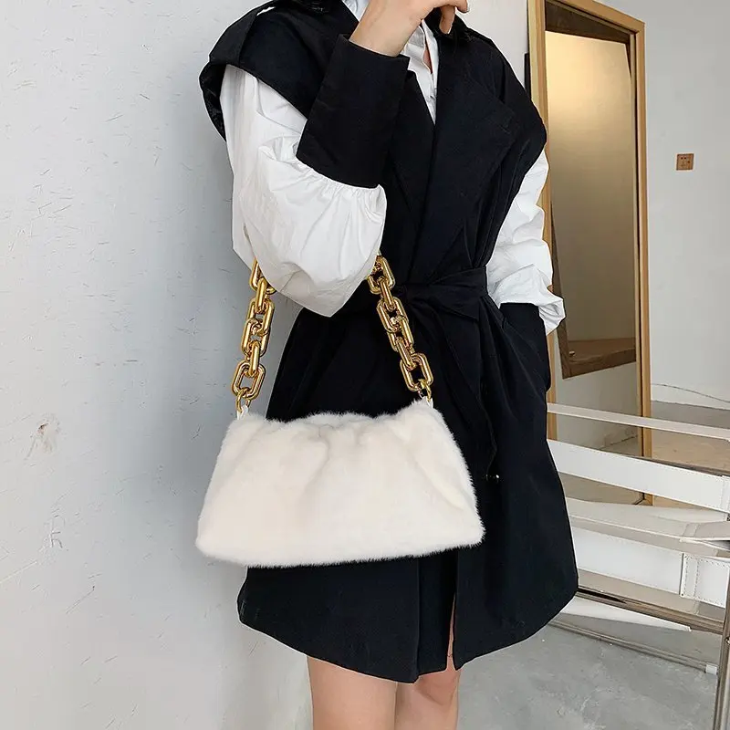 2020 Fashion Small Cloud Bags For Women Luxury Designer Chains Single Shoulder Bag Autumn And Winter Solid Color Ladies Handbags
2020 Fashion Small Cloud Bags For Women Luxury Designer Chains Single Shoulder Bag Autumn And Winter Solid Color Ladies Handbags