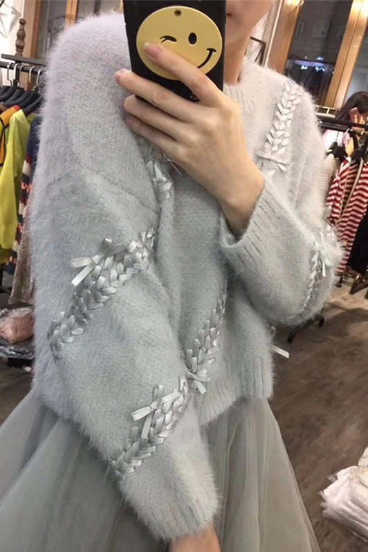 Japanese Sweet Mohair Sweater Women's Hand-Made Lace-up Woven Bow Women's Round-Neck Sweater Retro Top Truien Dames
Japanese Sweet Mohair Sweater Women's Hand-Made Lace-up Woven Bow Women's Round-Neck Sweater Retro Top Truien Dames