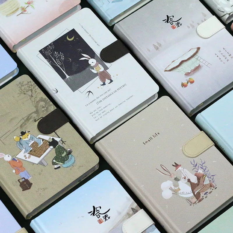 Книга на магнитной застежке в твердом переплете, с мультяшным рисунком
Книга на магнитной застежке в твердом переплете, с мультяшным рисунком