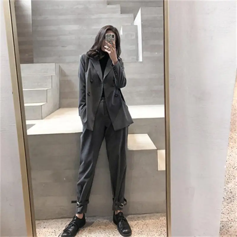 Fashion suit Suits female New high quality Autumn spring Gray striped business Double-breasted suit + pants Two-piece suit women
Fashion suit Suits female New high quality Autumn spring Gray striped business Double-breasted suit + pants Two-piece suit women