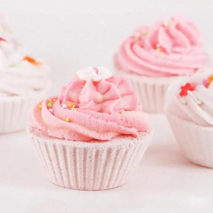 1 шт. Бомба для ванны с ароматом десерта
1 шт. Бомба для ванны с ароматом десерта