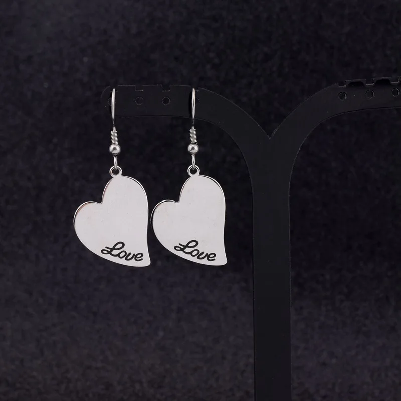 2021 New Unique Stainless Steel Love Earrings Female Spring Heart Clip Ear Clip Niche Ear Jewelry Fadeless Jewelry Gifts
2021 New Unique Stainless Steel Love Earrings Female Spring Heart Clip Ear Clip Niche Ear Jewelry Fadeless Jewelry Gifts