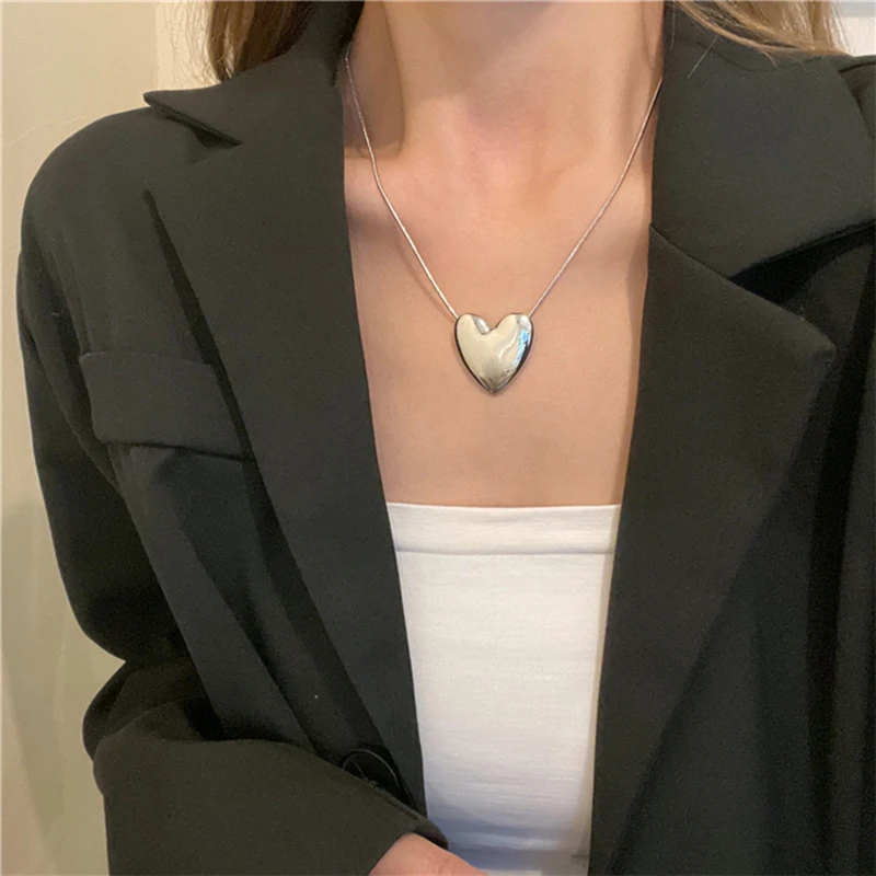 Personality big heart pendant necklace female cold wind hip hop clavicle chain net red necklace clavicle chain
Personality big heart pendant necklace female cold wind hip hop clavicle chain net red necklace clavicle chain