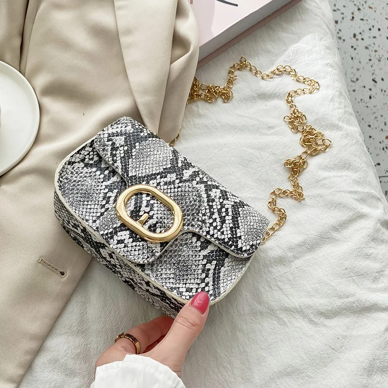 womens hands 2021 new women's fashion snake mobile phone single shoulder messenger leisure chain small square bag purses
womens hands 2021 new women's fashion snake mobile phone single shoulder messenger leisure chain small square bag purses