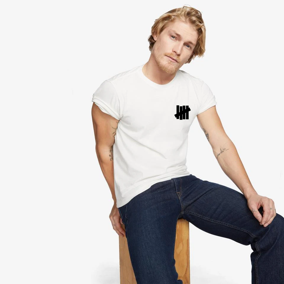 Summer men's casual short sleeves classic round collar street wear Leisure Male printing high quality solid color T-shirt tees
Summer men's casual short sleeves classic round collar street wear Leisure Male printing high quality solid color T-shirt tees
