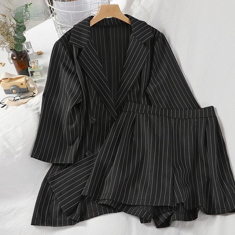 FMFSSOM Summer Elegant Two Piece Set Office Women Striped Double Breasted Turn-down Collar Shirt Loose Short Pant Outfits
FMFSSOM Summer Elegant Two Piece Set Office Women Striped Double Breasted Turn-down Collar Shirt Loose Short Pant Outfits