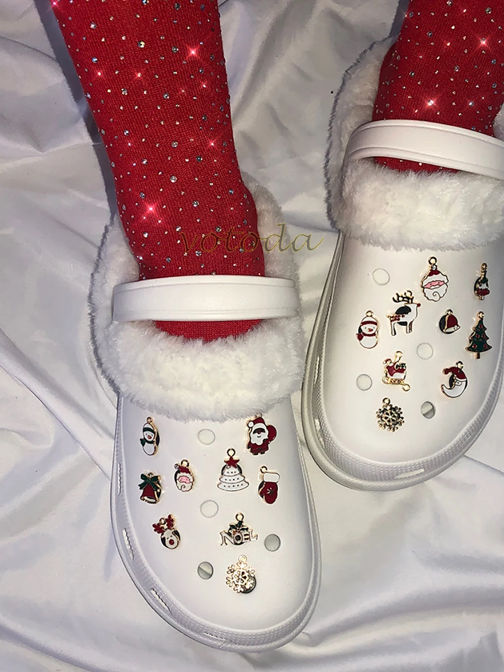 Women's Furry Mules Warm Plush Clogs Thick Sole Casual Garden Sandals High heeled Christmas Slides Ladies EVA Light Shoes Mujer
Women's Furry Mules Warm Plush Clogs Thick Sole Casual Garden Sandals High heeled Christmas Slides Ladies EVA Light Shoes Mujer