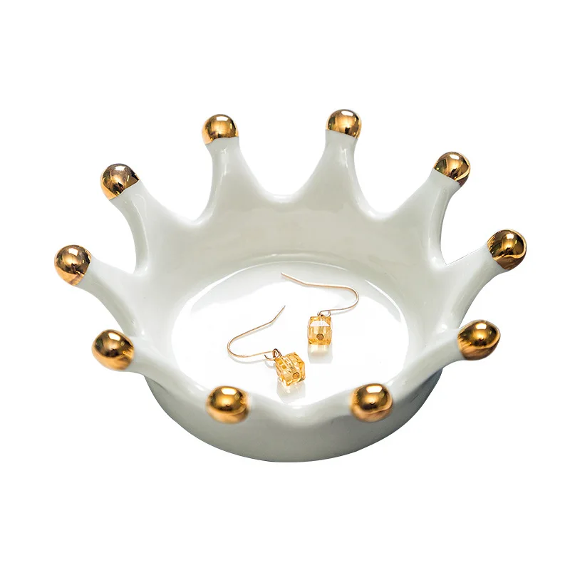 European-style ins ceramic crown jewelry storage plate pendulum nail shop makeup shop cabinet creative personality decoration
European-style ins ceramic crown jewelry storage plate pendulum nail shop makeup shop cabinet creative personality decoration