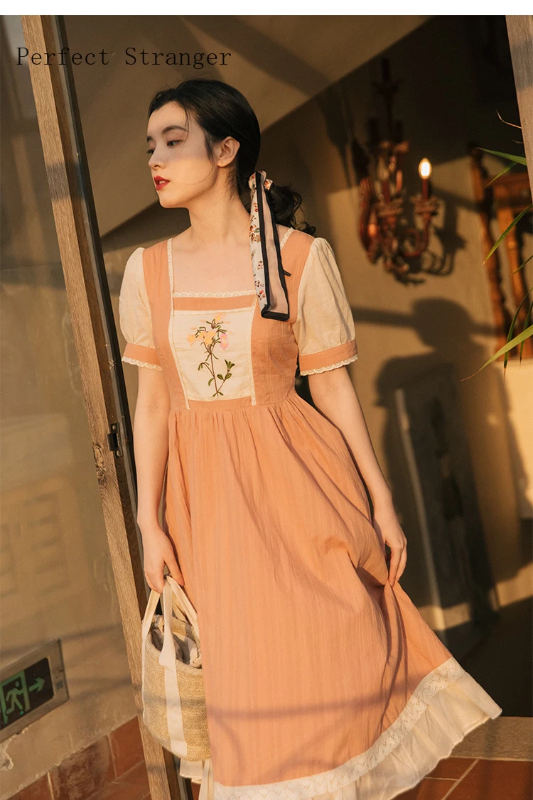 2021 Summer New Arrival High Quality Elegant Vintage French Style Floral Embroidery Short Sleeve Women Long Dress
2021 Summer New Arrival High Quality Elegant Vintage French Style Floral Embroidery Short Sleeve Women Long Dress