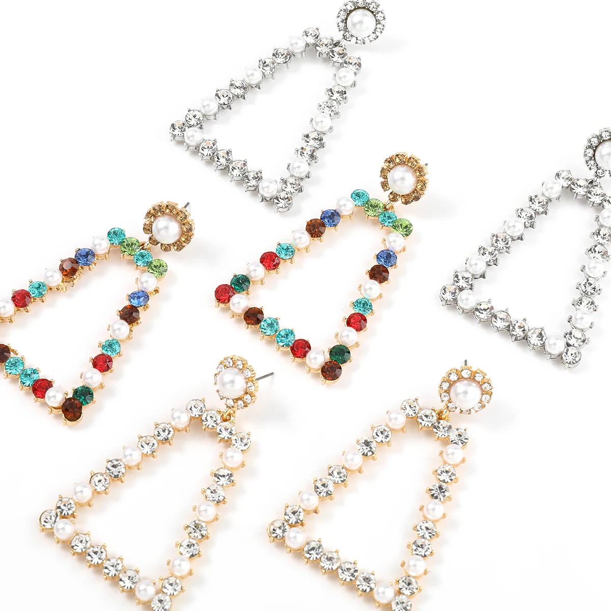 Fashion Metal Rhinestone Imitation Pearl Trapezoid Earrings Home Party Retro Dangle Earrings Women's Simple Statement Earrings
Fashion Metal Rhinestone Imitation Pearl Trapezoid Earrings Home Party Retro Dangle Earrings Women's Simple Statement Earrings