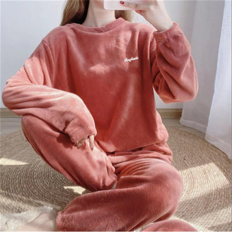 Women Winter Flannel Pajama Set Fleece Pajamas Sleepwear Homewear Warm Velvet Female Suit Fall Sweatshirt Ladies Pyjama H182
Women Winter Flannel Pajama Set Fleece Pajamas Sleepwear Homewear Warm Velvet Female Suit Fall Sweatshirt Ladies Pyjama H182