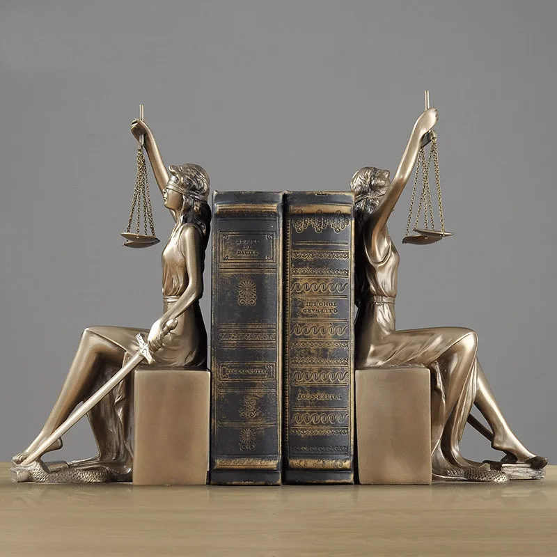Goddess of victory book by North European style ornaments creative gifts resin crafts bedroom study decoration
Goddess of victory book by North European style ornaments creative gifts resin crafts bedroom study decoration