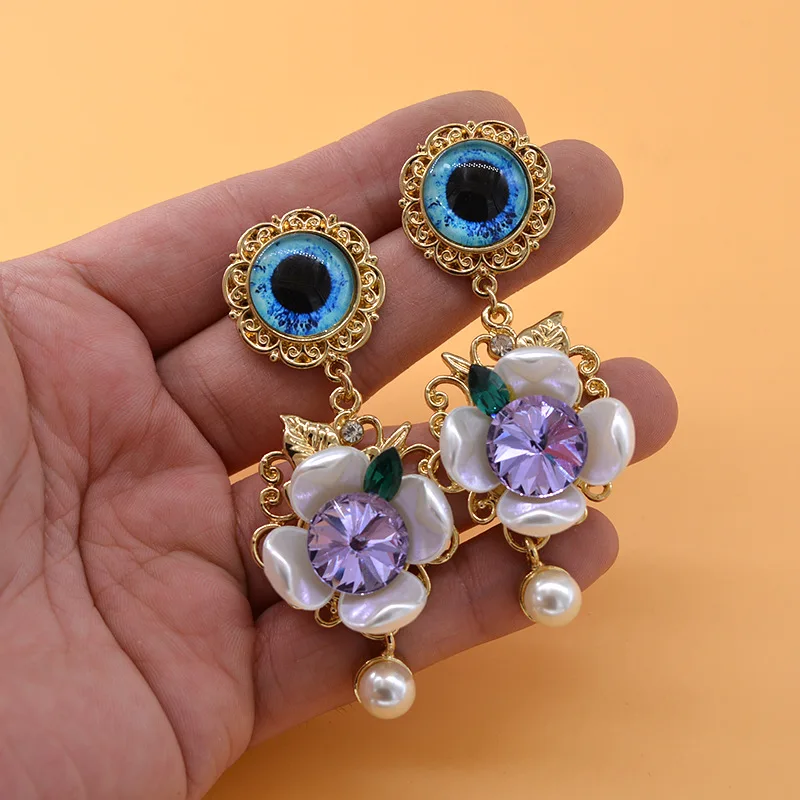 Fashionable Eyes Rose Korean Edition New Alloy Pendant Crystal Camellia Set With Diamond Pearl Earrings Jewelry For Women
Fashionable Eyes Rose Korean Edition New Alloy Pendant Crystal Camellia Set With Diamond Pearl Earrings Jewelry For Women
