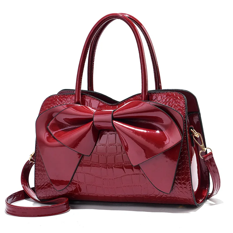 Women's bag 2021 new bright leather handbag large capacity atmosphere fashion middle-aged one shoulder messenger
Women's bag 2021 new bright leather handbag large capacity atmosphere fashion middle-aged one shoulder messenger
