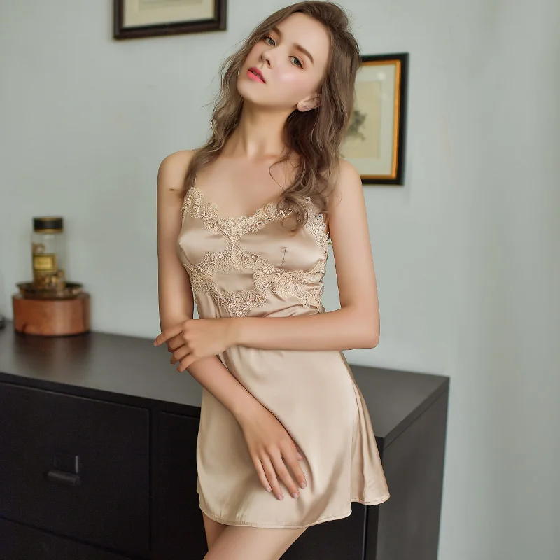 Black temptation lace decoration imitation silk three-dimensional water-soluble lace sexy nightdress set
Black temptation lace decoration imitation silk three-dimensional water-soluble lace sexy nightdress set