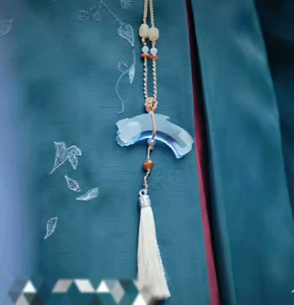 Надпись о чести Shanhe Ling, тот же абзац, фильм и телевизор, подвеска Liulijia для коллег, античное украшение Hanfu на заказ
Надпись о чести Shanhe Ling, тот же абзац, фильм и телевизор, подвеска Liulijia для коллег, античное украшение Hanfu на заказ