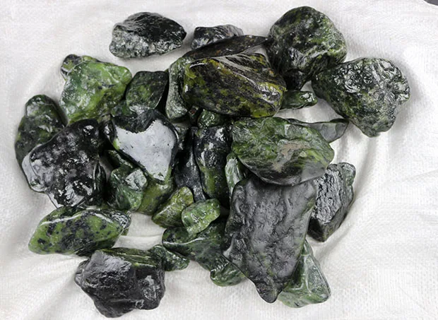 1000g Xinjiang Olive Meteorite Rough Green decorative stone collection meteorite
1000g Xinjiang Olive Meteorite Rough Green decorative stone collection meteorite