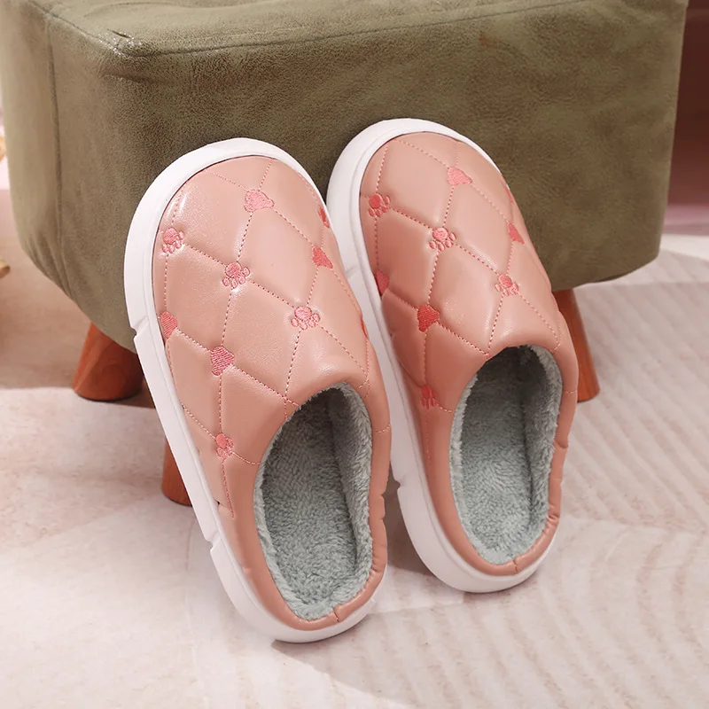 2021 Women Shoes Waterproof Pu Leather Cotton Indoor Slippers Fleece Fur Slippers Thick Soled Lightweght Winter Floor Slippers
2021 Women Shoes Waterproof Pu Leather Cotton Indoor Slippers Fleece Fur Slippers Thick Soled Lightweght Winter Floor Slippers