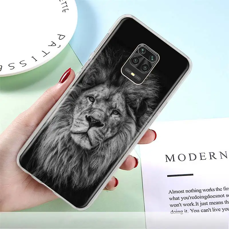 Luxury Phone Case for Xiaomi Redmi Note 10 9S 9T 9 8 Pro 8T 7 7A 9A 9C K30 K40 Animals The Lion Bumper Cover Shell Coque Fundas 
Luxury Phone Case for Xiaomi Redmi Note 10 9S 9T 9 8 Pro 8T 7 7A 9A 9C K30 K40 Animals The Lion Bumper Cover Shell Coque Fundas