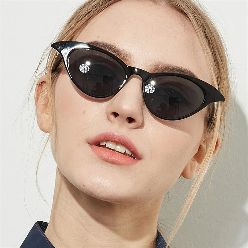 Free shipping 2021 women's new fashion glasses European and American sunglasses
Free shipping 2021 women's new fashion glasses European and American sunglasses
