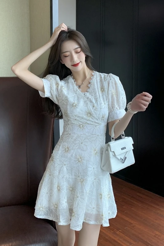 COIGARSAM Summer Patchwork Floral Print Lace Embroidery Puff Sleeve Dresses White 861
COIGARSAM Summer Patchwork Floral Print Lace Embroidery Puff Sleeve Dresses White 861