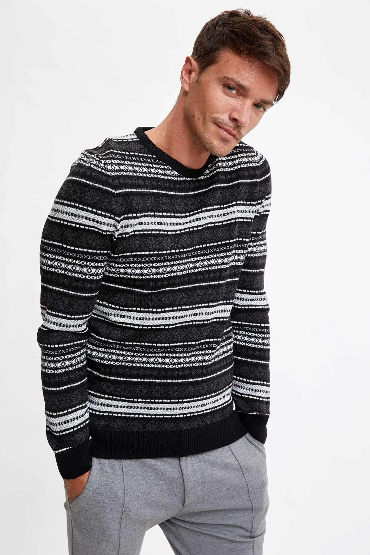 Winter Man Tricot Slim Fit Striped Knitwear Sweater Jumper Pullover Warm Casual Fashion New Season
Winter Man Tricot Slim Fit Striped Knitwear Sweater Jumper Pullover Warm Casual Fashion New Season