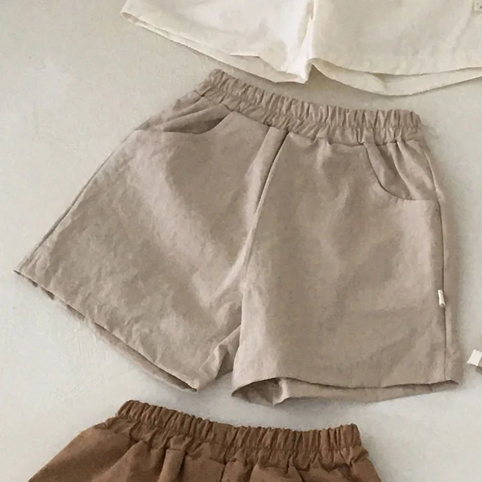 New summer Korean baby and children's wear summer cotton and hemp casual shorts thin comfortable hot pants 1017 12
New summer Korean baby and children's wear summer cotton and hemp casual shorts thin comfortable hot pants 1017 12