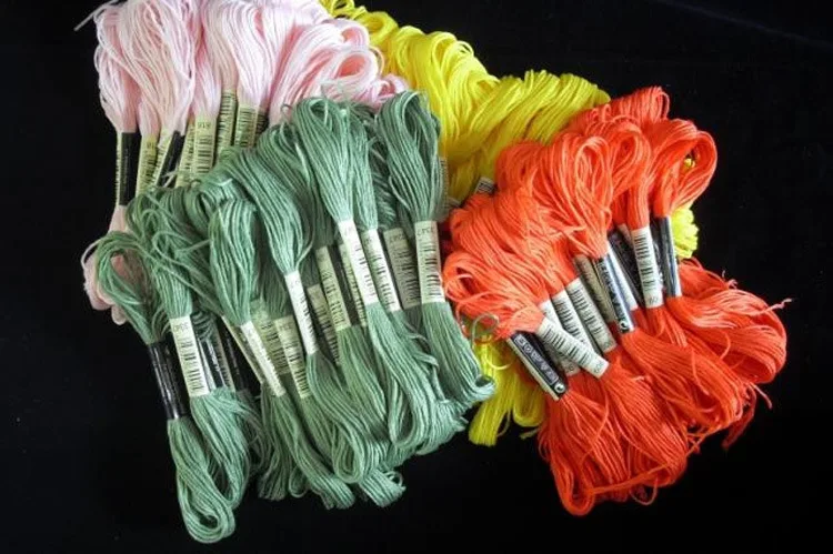 Random Color Embroidery DIY Silk Line Branch Threads Similar Thread Floss Skein Cross Stitch Thread Crochet Threads cross stitch
Random Color Embroidery DIY Silk Line Branch Threads Similar Thread Floss Skein Cross Stitch Thread Crochet Threads cross stitch